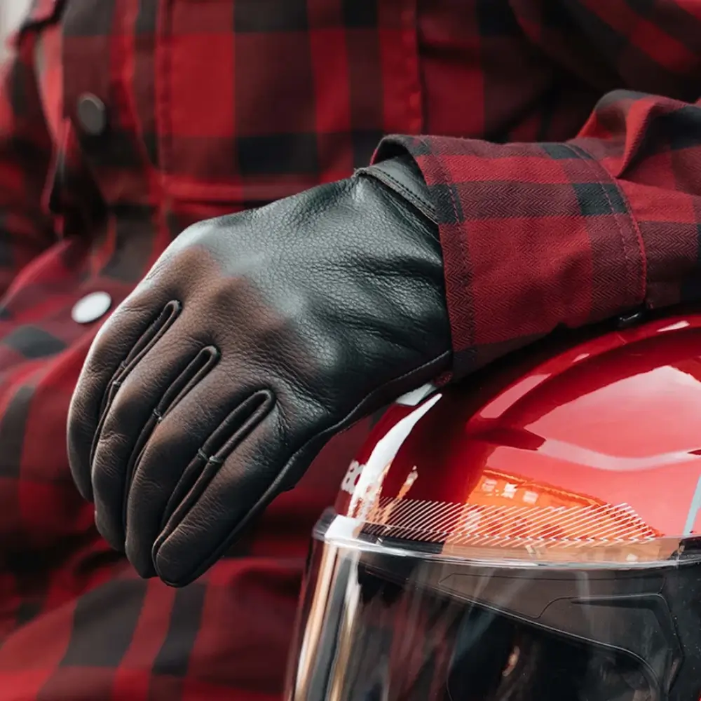 Leather riding glove pull tab cuff detail