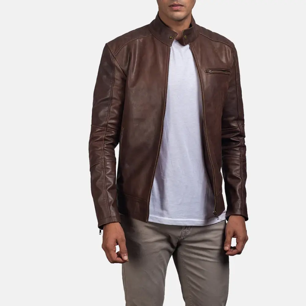 Close-up-of-oil-pull-cowhide-leather-texture-and-finish