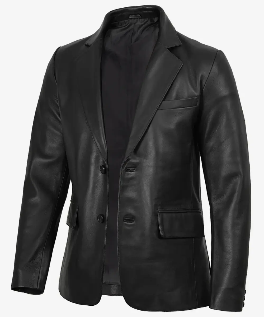 Notch-lapel-and-collar-detail-on-black-leather-blazer.
